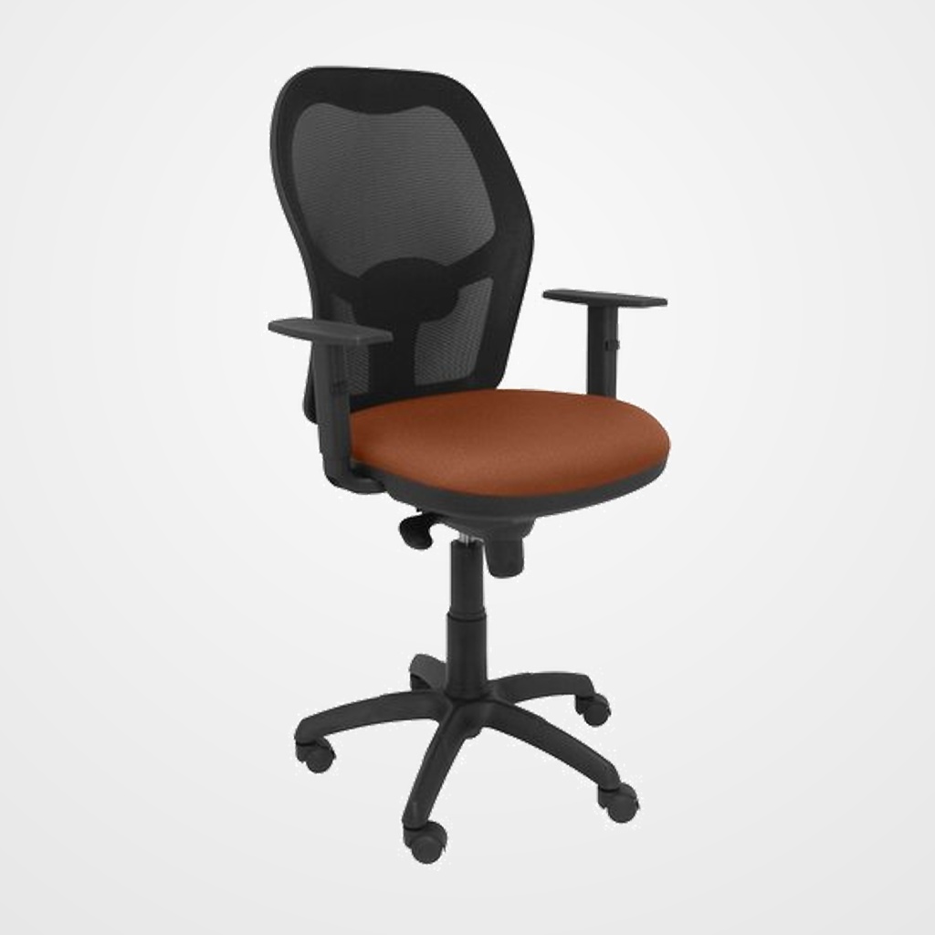 SILLA PIQUERAS Y CRESPO JORQUERA BRAZOS REGULABLES MECANISMO SINCRO CON REGULADOR DE TENSION RESPALDO DE MALLA NEGRA Y ASIENTO TAPIZADO BALI MARRON