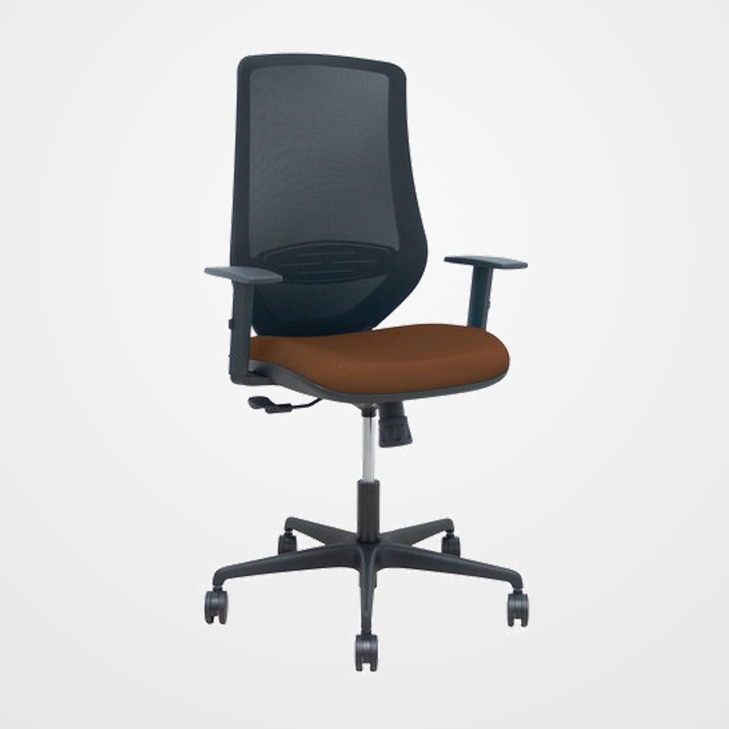 SILLA PIQUERAS Y CRESPO MARDOS BRAZOS REGULABLES ERGONOMICA MECANISMO BASCULANTE RESPALDO MALLA NEGRA ASIENTO TAPIZADO BALI MARRON OSCURO
