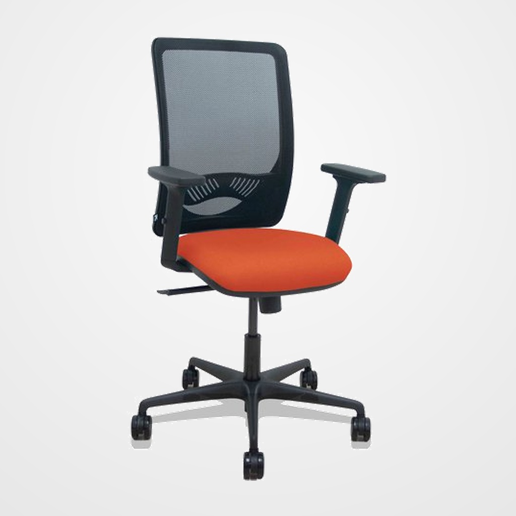 SILLA PIQUERAS Y CRESPO ZULEMA BRAZOS 2D Y APOYO LUMBAR REGULABLES MECANISMO SINCRO RUEDAS NYLON de 65 RESPALDO DE MALLA NEGRA Y ASIENTO TAPIZADO BALI NARANJA OSCURO