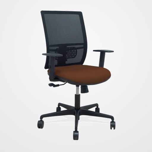 SILLA PIQUERAS Y CRESPO YUNQUERA BRAZOS REGULABLE ERGONOMICA MECANISMO SINCRO RESPALDO MALLA NEGRA ASIENTO TAPIZADO BALI MARRON OSCURO